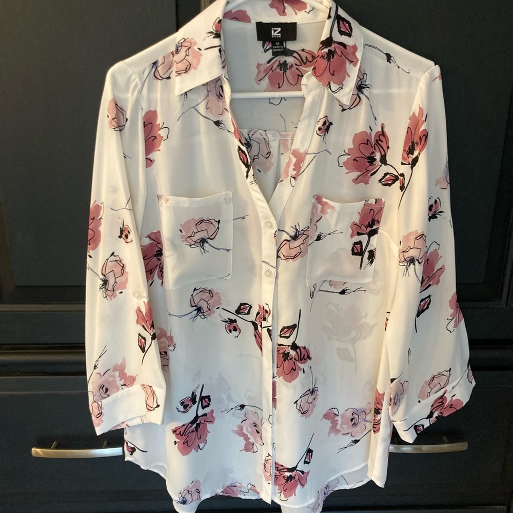 IZ Byer Medium Blouse